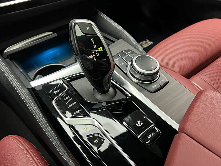 Фото 15 - BMW 5 Series