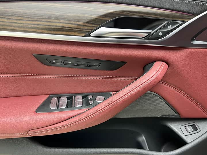 Фото 20 - BMW 5 Series