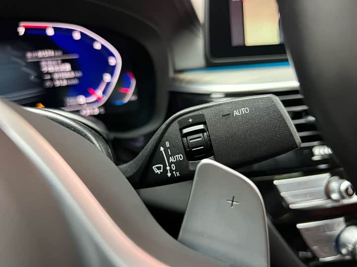 Фото 23 - BMW 5 Series