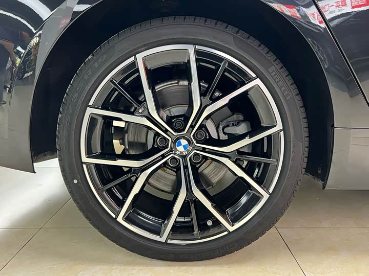 Фото 31 - BMW 5 Series