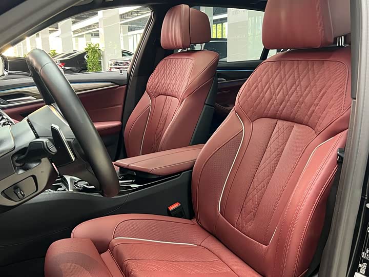 Фото 9 - BMW 5 Series