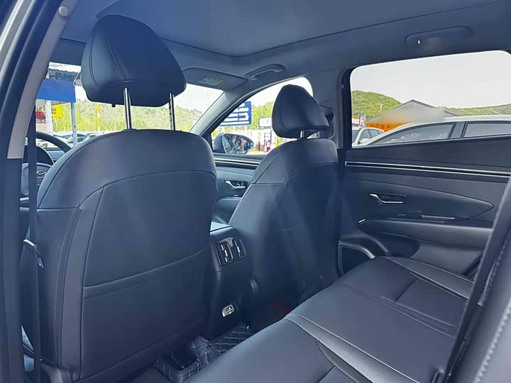 Фото 8 - Hyundai Tucson L