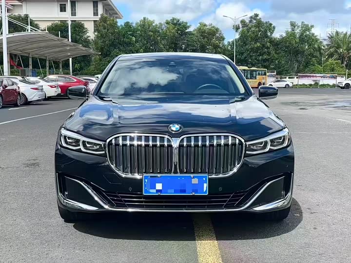 Фото 2 - BMW 7 Series