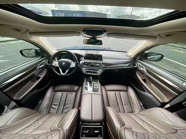 Фото 5 - BMW 7 Series