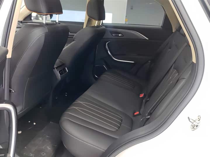 Фото 11 - Bestune T77