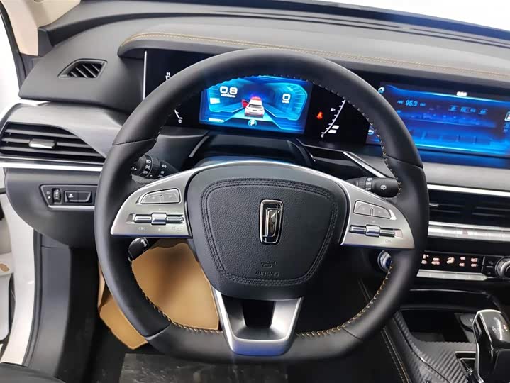 Фото 12 - Bestune T77