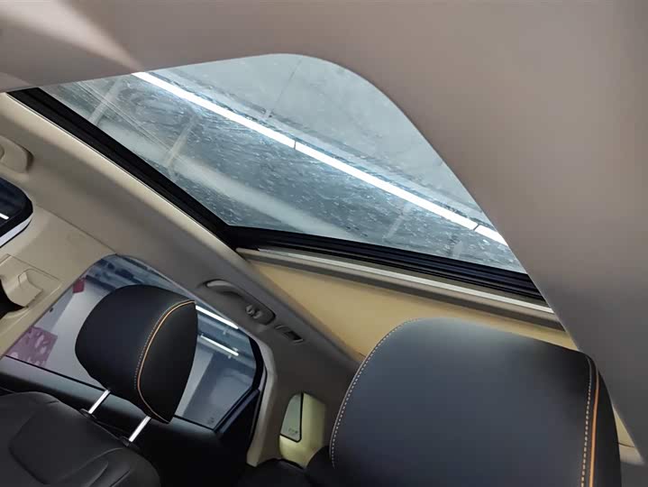 Фото 19 - Bestune T77