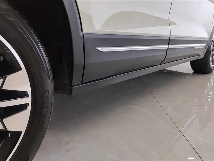 Фото 23 - Bestune T77