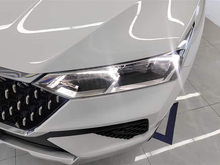 Фото 5 - Bestune T77