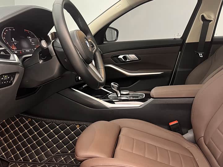 Фото 21 - BMW 3 Series