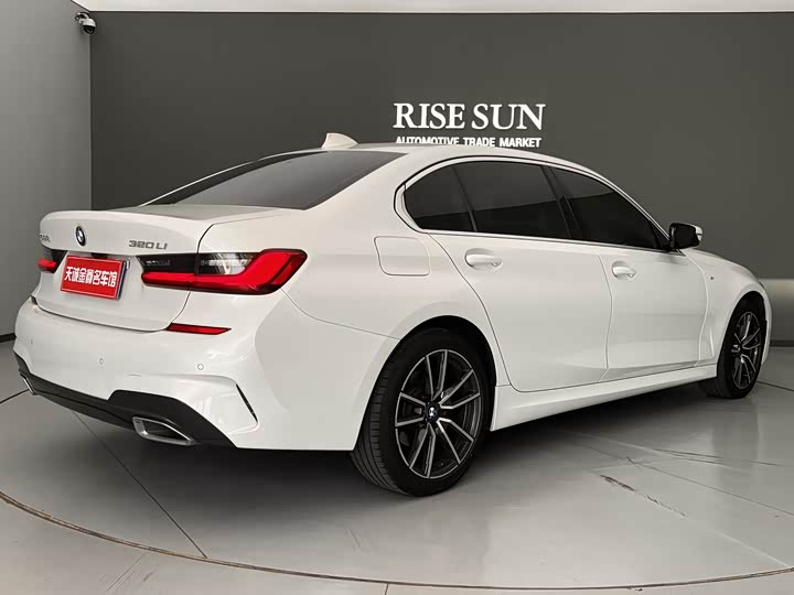 Фото 25 - BMW 3 Series