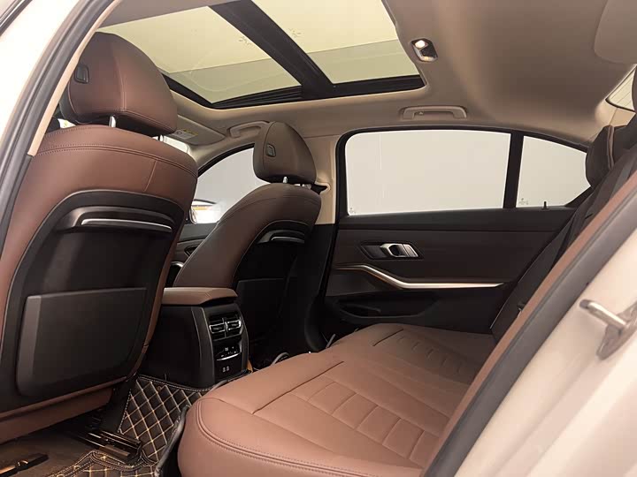 Фото 33 - BMW 3 Series