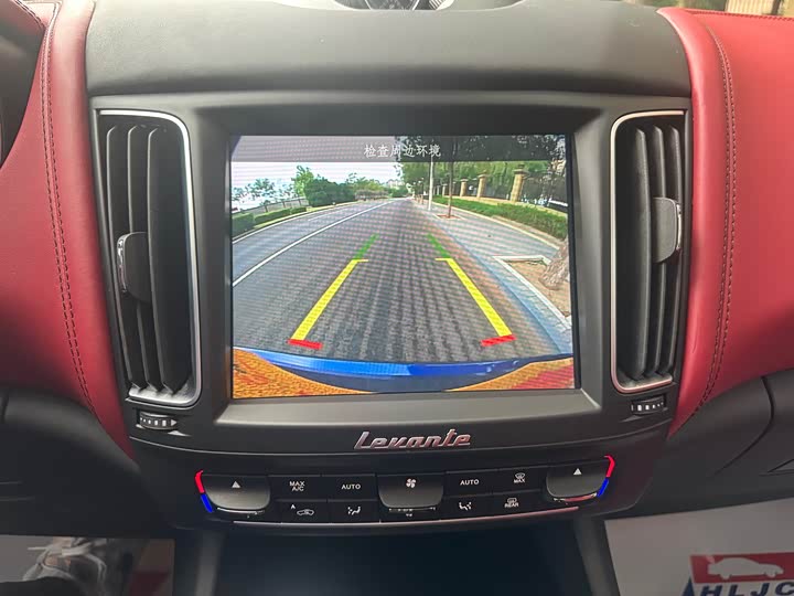 Фото 19 - Maserati Levante