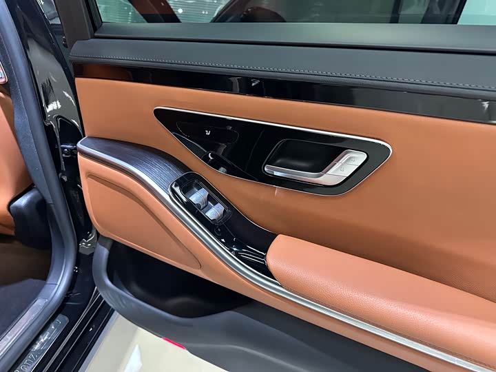 Фото 10 - Mercedes-Benz S-Class