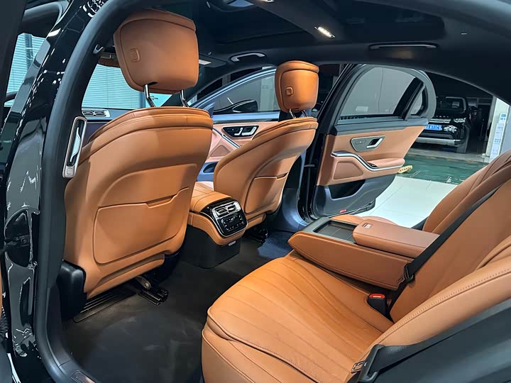 Фото 11 - Mercedes-Benz S-Class