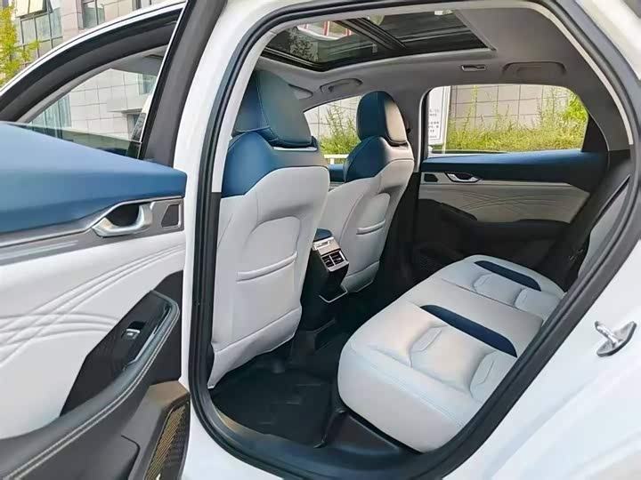 Фото 16 - Geely Preface