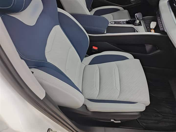 Фото 3 - Geely Preface