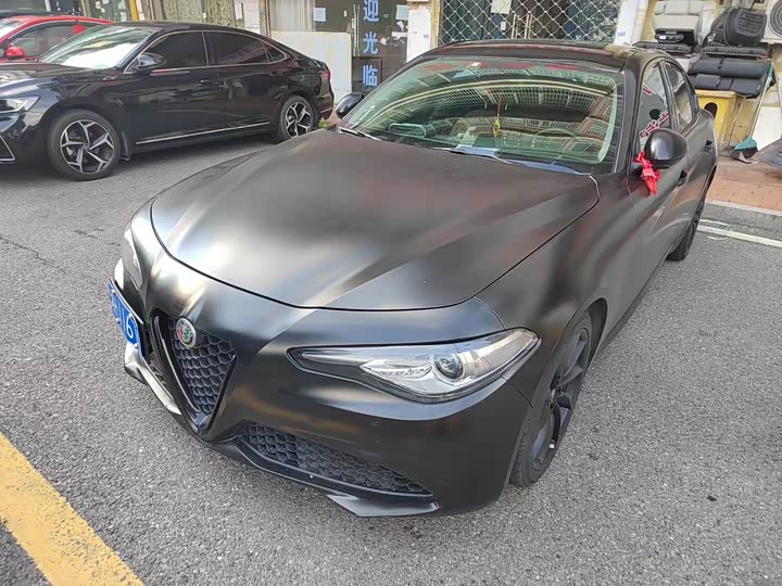 Фото 1 - Alfa Romeo Giulia