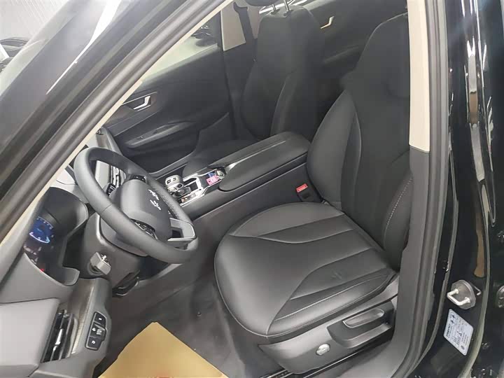 Фото 15 - Hongqi E-QM5