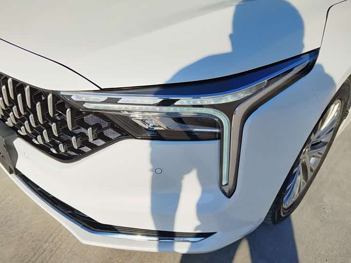 Фото 16 - Bestune B70