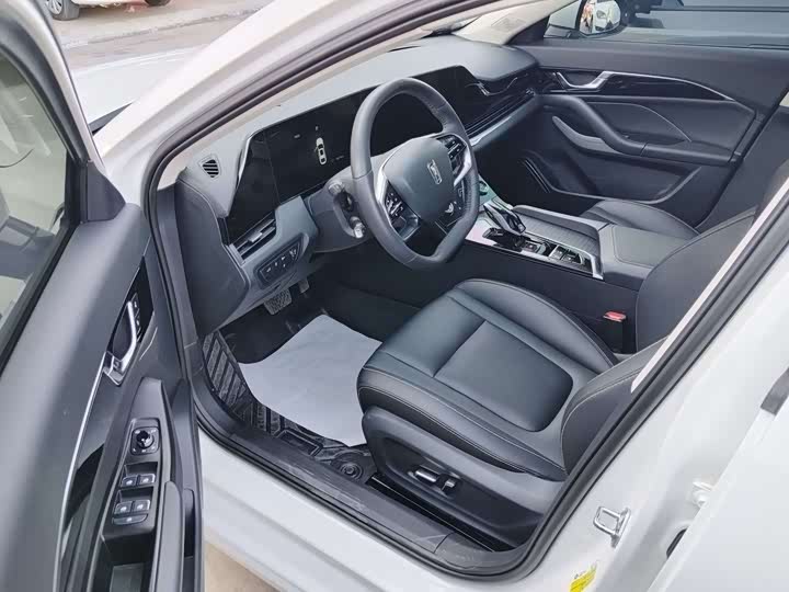 Фото 8 - Bestune B70