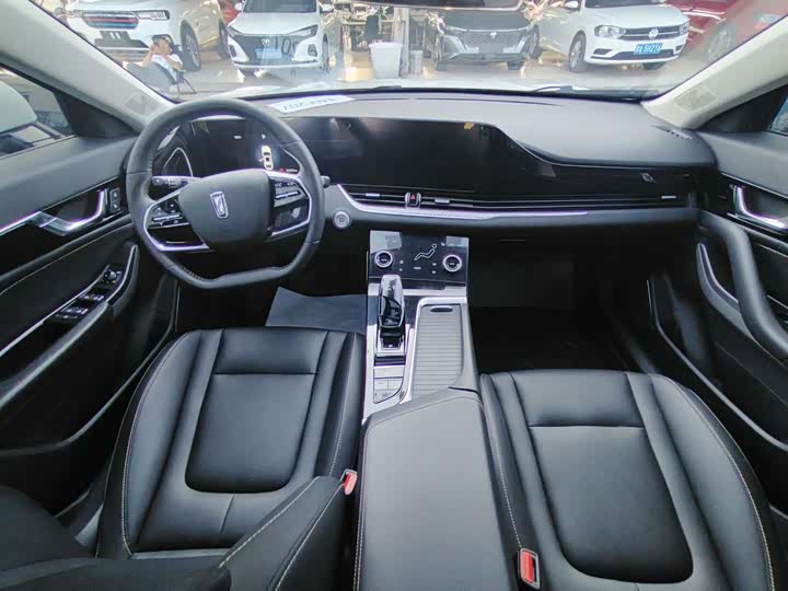 Фото 9 - Bestune B70