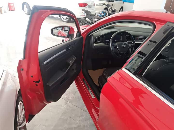 Фото 16 - Volkswagen Lamando L