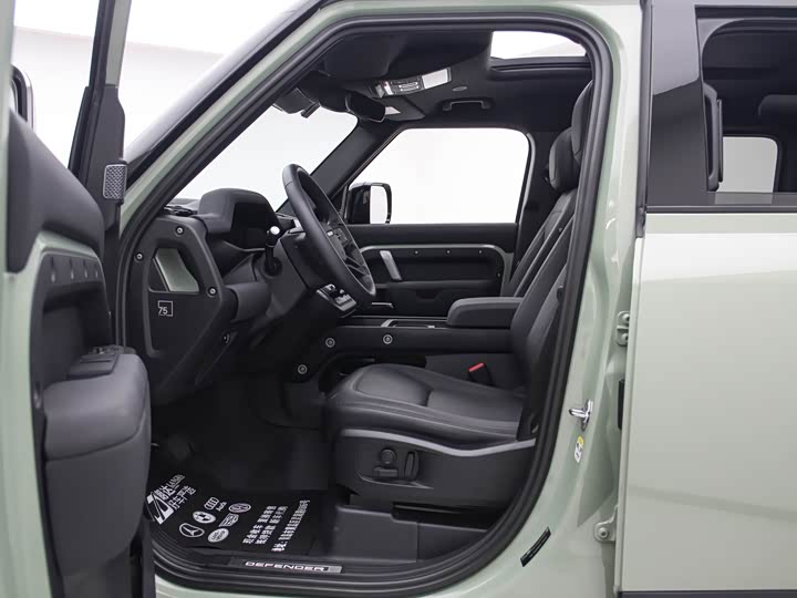 Фото 11 - Land Rover Defender