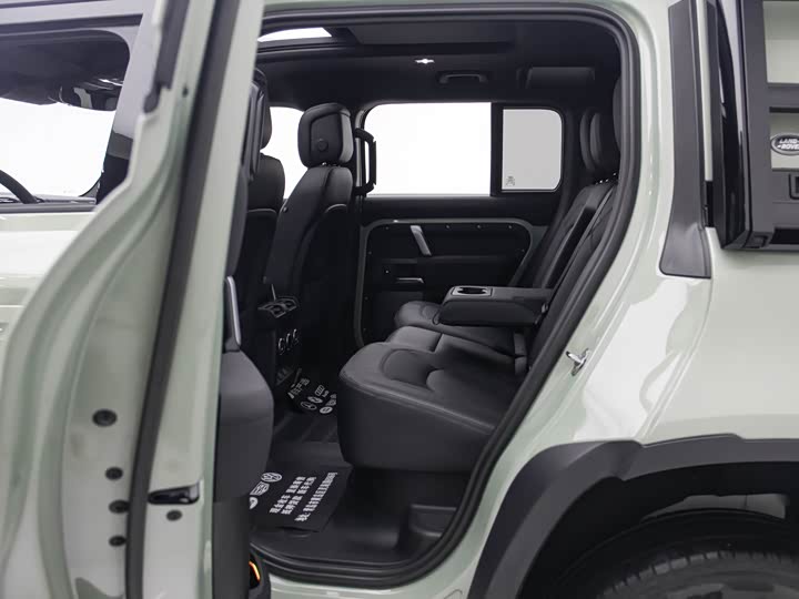 Фото 12 - Land Rover Defender