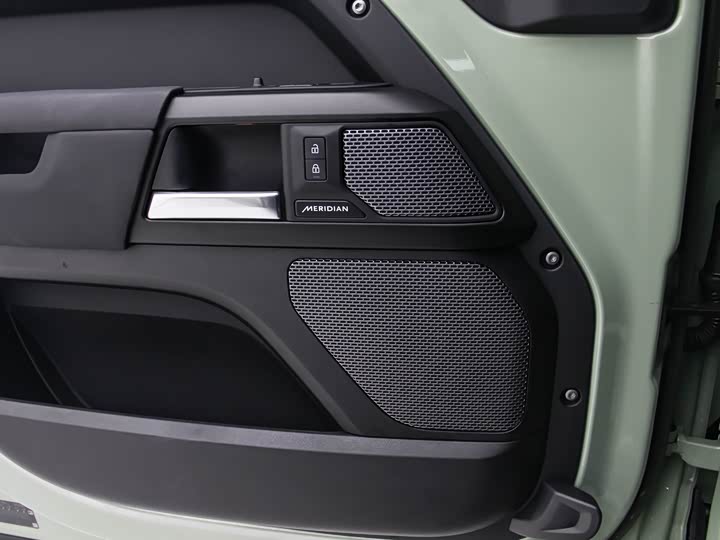 Фото 15 - Land Rover Defender