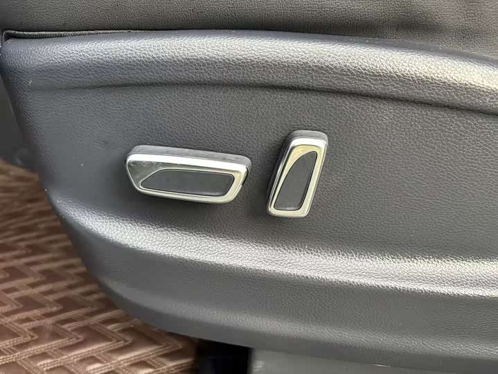 Фото 14 - GAC Trumpchi M8