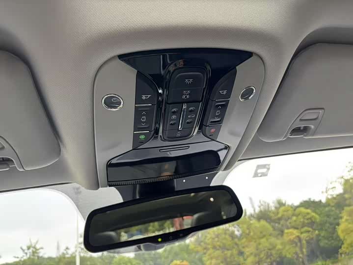 Фото 30 - GAC Trumpchi M8