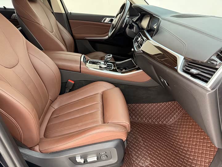 Фото 15 - BMW X5