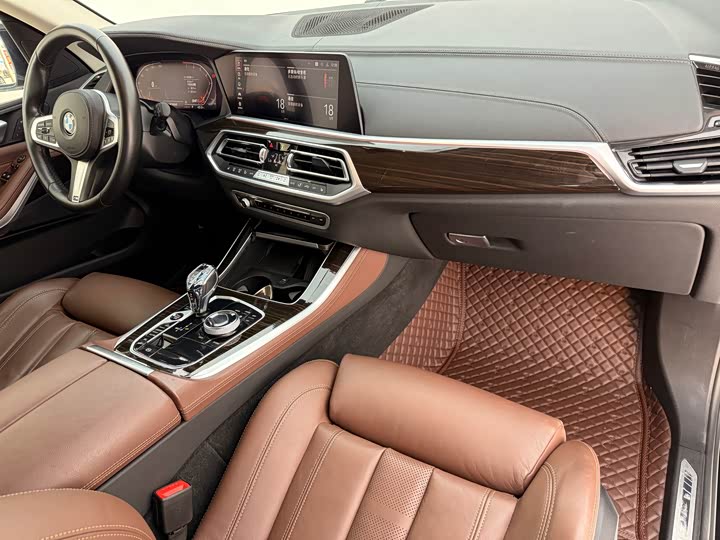 Фото 16 - BMW X5