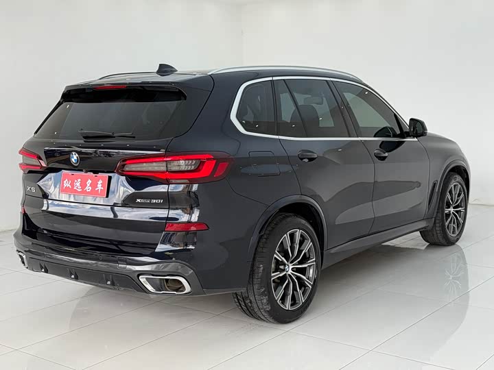 Фото 19 - BMW X5