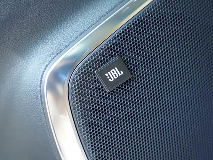 Фото 18 - Toyota Alphard