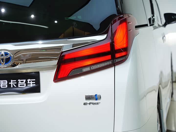 Фото 21 - Toyota Alphard