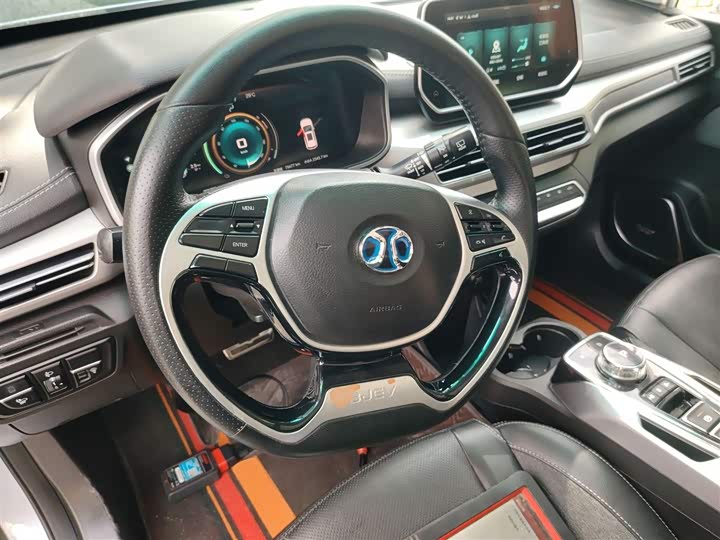 Фото 3 - Beijing EX3