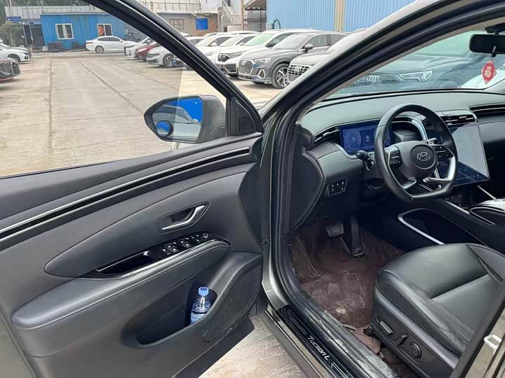 Фото 2 - Hyundai Tucson L