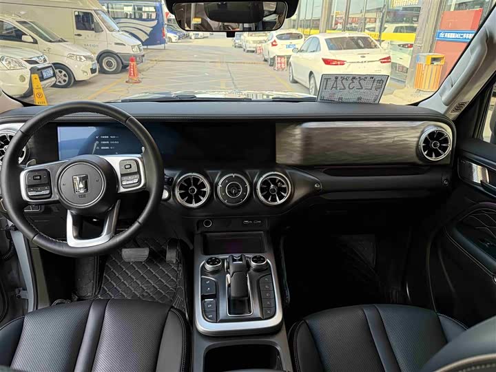 Фото 9 - Tank 300