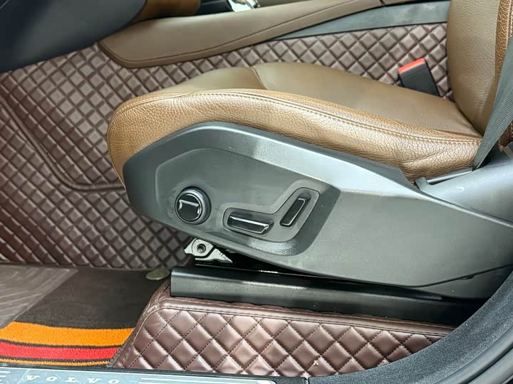 Фото 15 - Volvo XC90