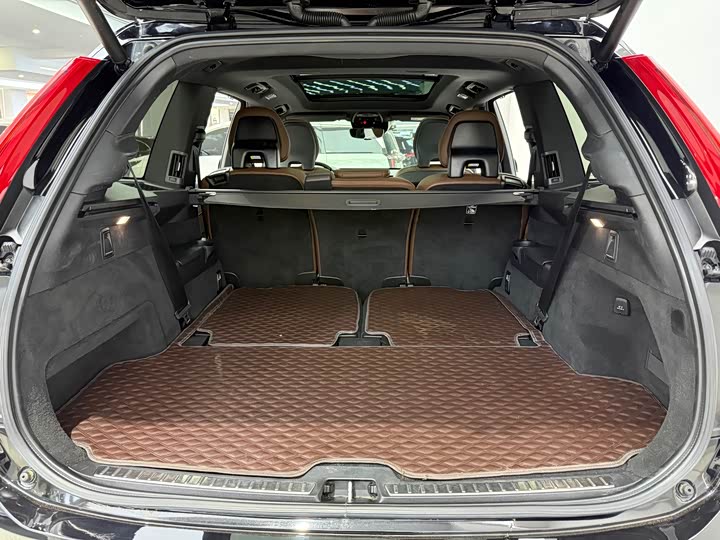Фото 28 - Volvo XC90
