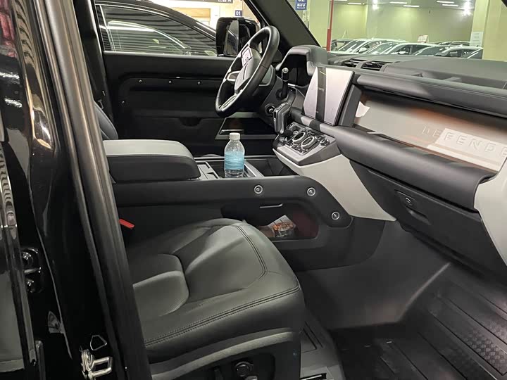 Фото 9 - Land Rover Defender