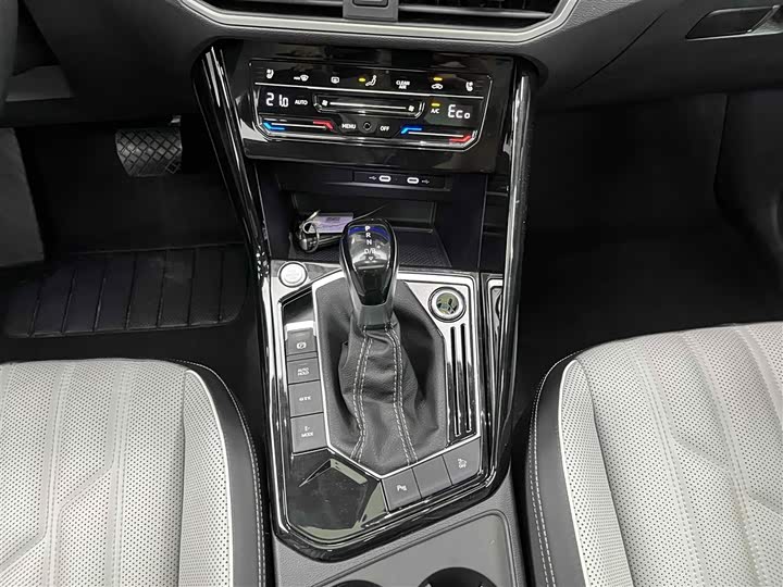 Фото 5 - Volkswagen Tayron GTE Hybrid