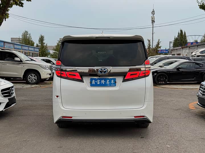 Фото 3 - Toyota Vellfire