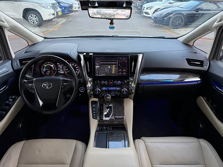 Фото 7 - Toyota Vellfire