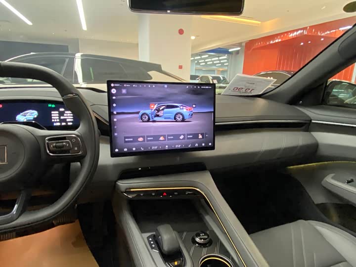 Фото 11 - Zeekr 001