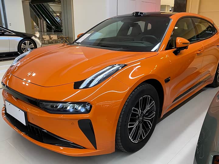 Фото 16 - Zeekr 001