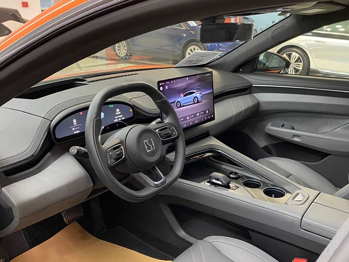 Фото 6 - Zeekr 001