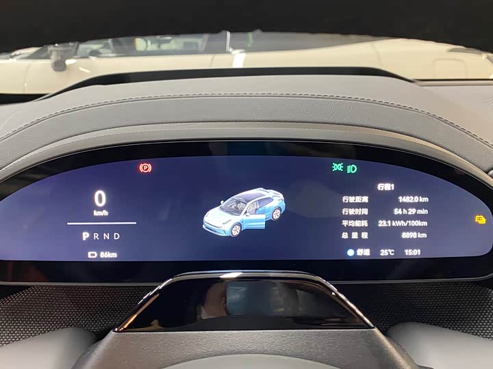 Фото 7 - Zeekr 001